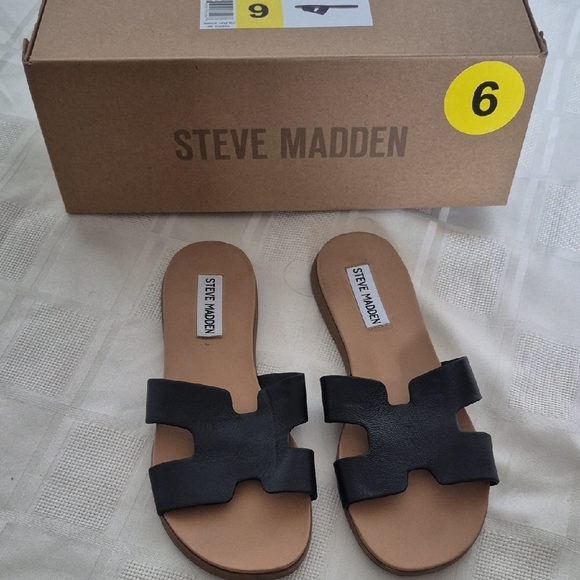 Steve Madden Black Slide Sandals - Picture 15 of 16